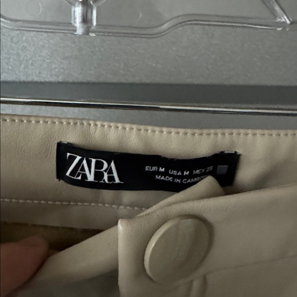 Zara faux leather high rise legging in cream, M - Picture 5 of 6